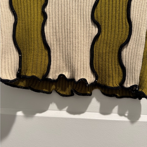 PrettyLittleThing Ribbed Top - Picture 3 of 6